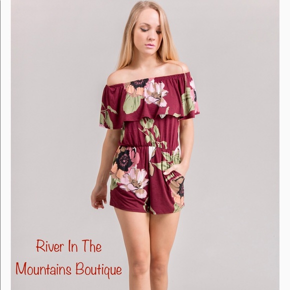 NWT! Beautiful & Sexy Floral Romper With Pockets! - Picture 2 of 2
